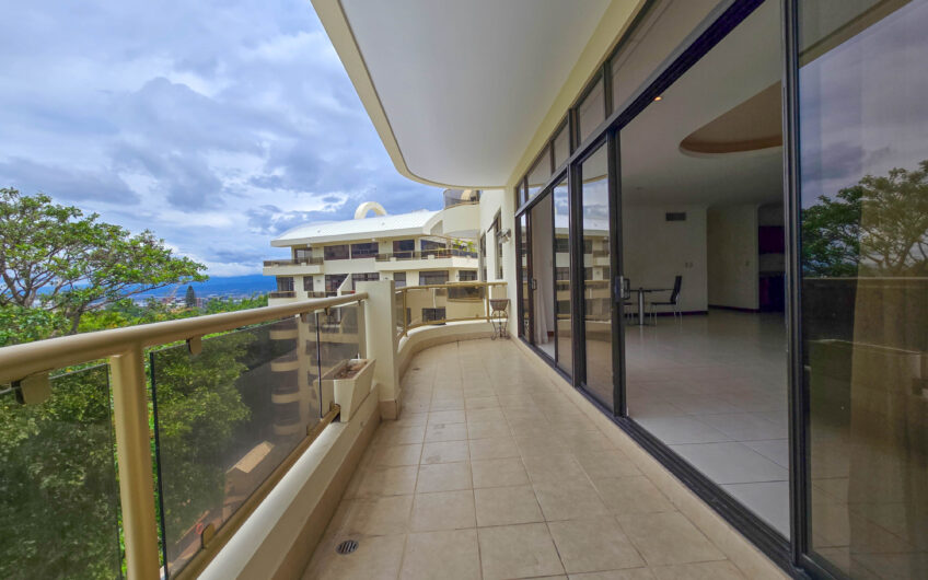 Apartamento de 219 m2 de 3 habit. + oficina y vista en San Rafael Escazú