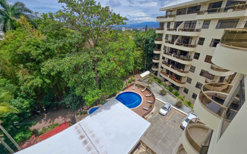 Apartamento de 219 m2 de 3 habit. + oficina y vista en San Rafael Escazú
