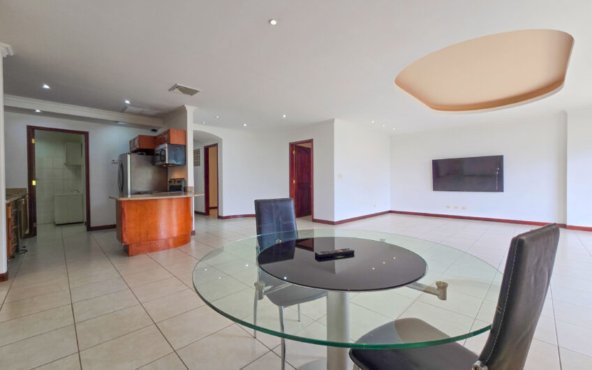 Apartamento de 219 m2 de 3 habit. + oficina y vista en San Rafael Escazú