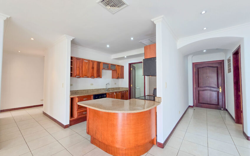 Apartamento de 219 m2 de 3 habit. + oficina y vista en San Rafael Escazú