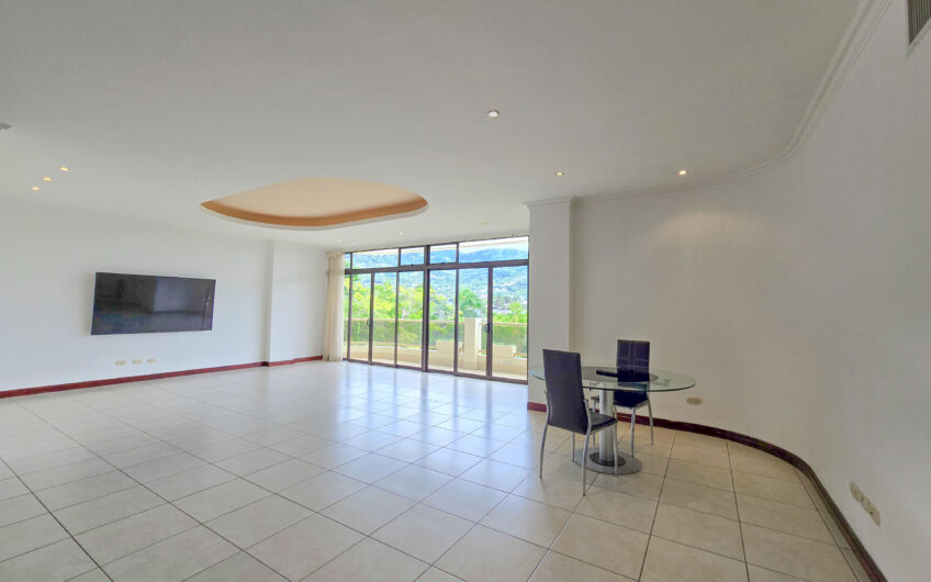 Apartamento de 219 m2 de 3 habit. + oficina y vista en San Rafael Escazú