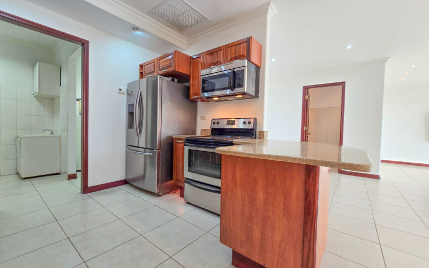 Apartamento de 219 m2 de 3 habit. + oficina y vista en San Rafael Escazú