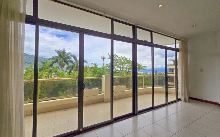 Apartamento de 219 m2 de 3 habit. + oficina y vista en San Rafael Escazú