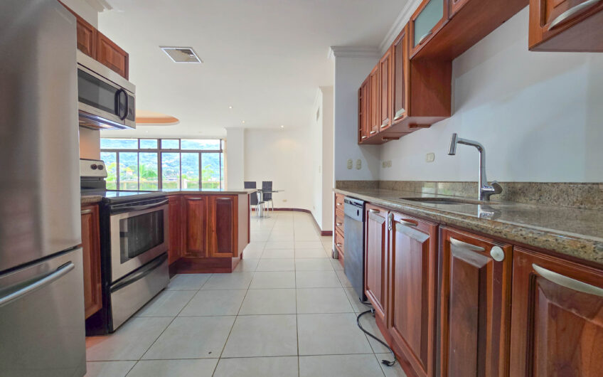 Apartamento de 219 m2 de 3 habit. + oficina y vista en San Rafael Escazú