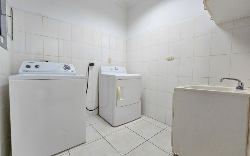 Apartamento de 219 m2 de 3 habit. + oficina y vista en San Rafael Escazú