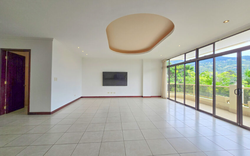 Apartamento de 219 m2 de 3 habit. + oficina y vista en San Rafael Escazú