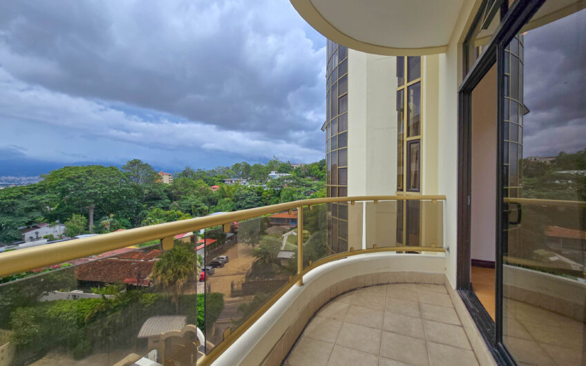 Apartamento de 219 m2 de 3 habit. + oficina y vista en San Rafael Escazú