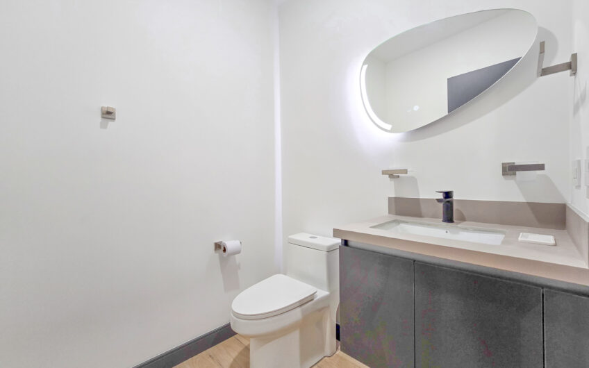 Para estrenar! Lujoso apartamento con jardín y línea blanca en Santa Ana