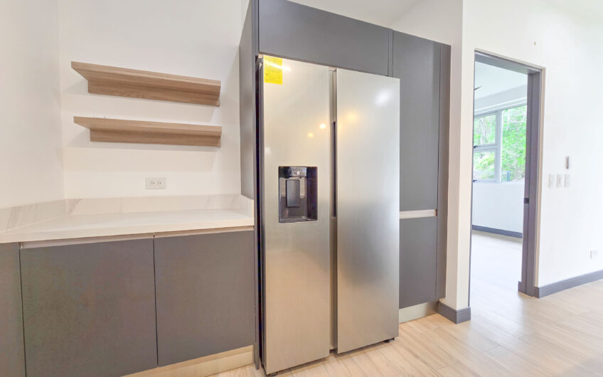 Para estrenar! Lujoso apartamento con jardín y línea blanca en Santa Ana