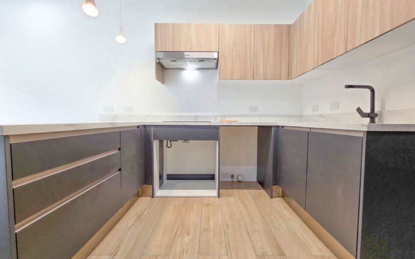 Para estrenar! Lujoso apartamento con jardín y línea blanca en Santa Ana