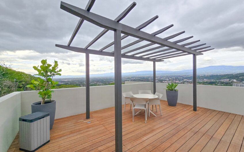 Para estrenar! Lujoso apartamento con jardín y línea blanca en Santa Ana