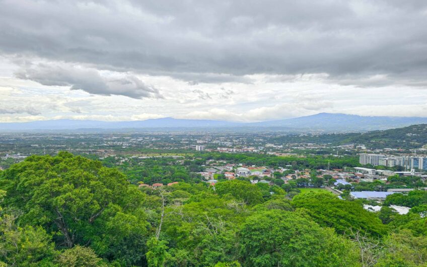 Para estrenar! Lujoso apartamento con jardín y línea blanca en Santa Ana