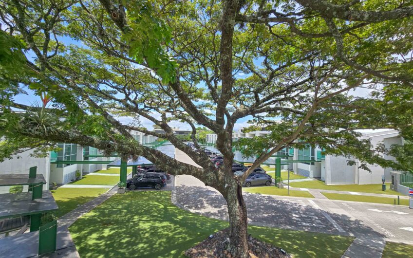 Lindora Santa Ana! Condo contemporáneo amueblado con jardín