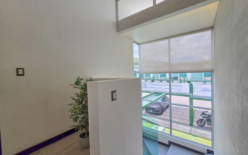 Lindora Santa Ana! Condo contemporáneo amueblado con jardín