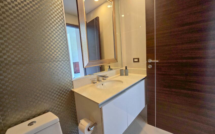 Lindora Santa Ana! Condo contemporáneo amueblado con jardín