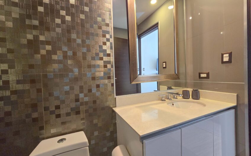 Lindora Santa Ana! Condo contemporáneo amueblado con jardín