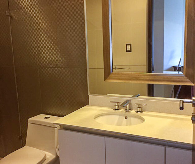 Lindora Santa Ana! Condo contemporáneo amueblado con jardín