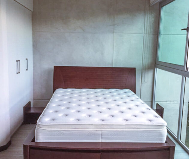 Lindora Santa Ana! Condo contemporáneo amueblado con jardín