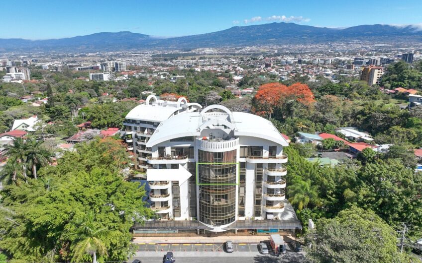 Apartamento de 219 m2 de 3 habit. + oficina y vista en San Rafael Escazú