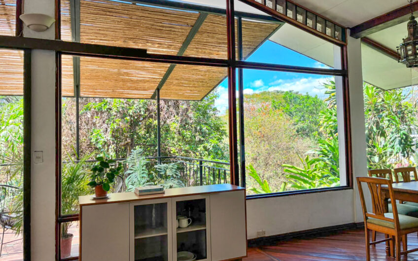 Apartamento Amueblado / Piscina / Vistas / Areas Verdes en San Rafael Escazú