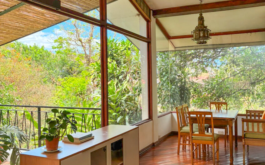 Apartamento Amueblado / Piscina / Vistas / Areas Verdes en San Rafael Escazú