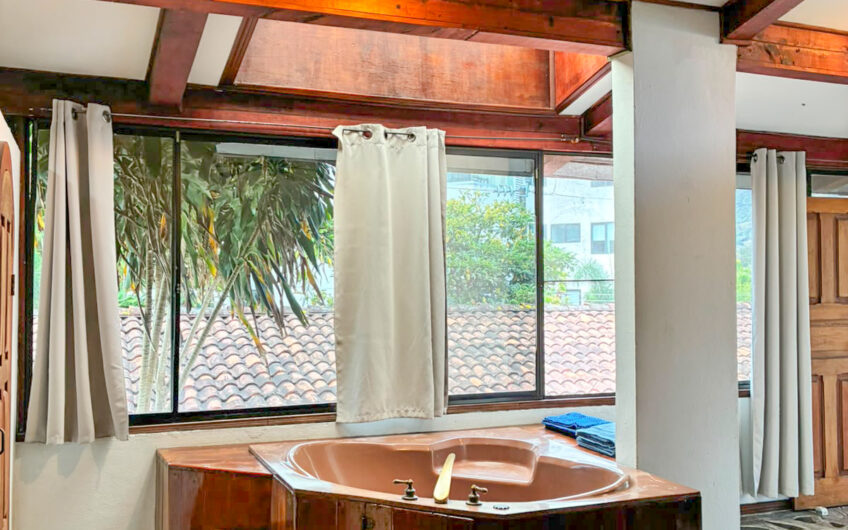 Apartamento Amueblado / Piscina / Vistas / Areas Verdes en San Rafael Escazú