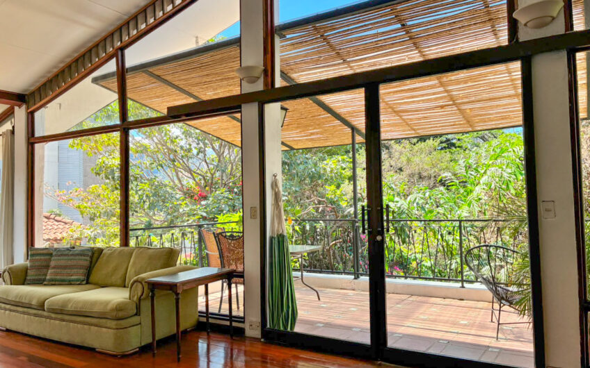 Apartamento Amueblado / Piscina / Vistas / Areas Verdes en San Rafael Escazú