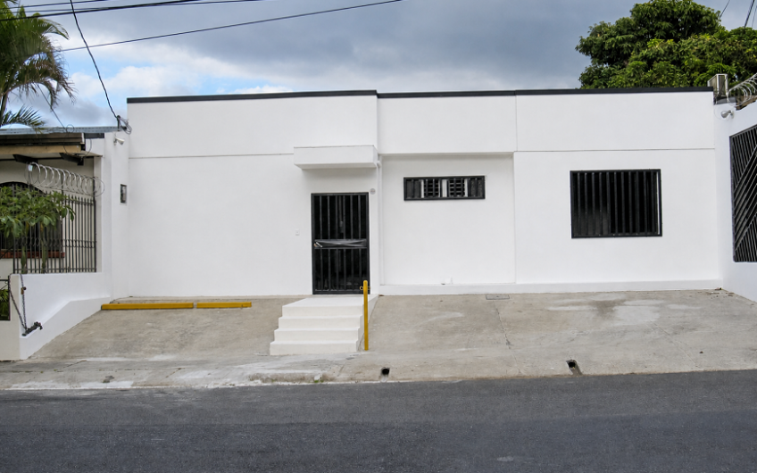 Casa de una planta / uso de suelo mixto / para oficina o comercio en Rohrmoser Pavas