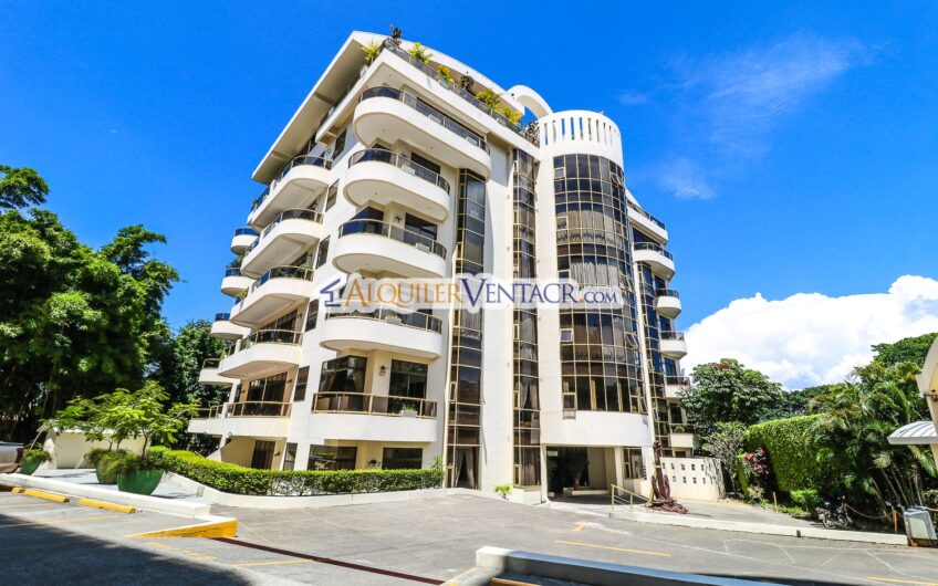 Apartamento de 219 m2 de 3 habit. + oficina y vista en San Rafael Escazú