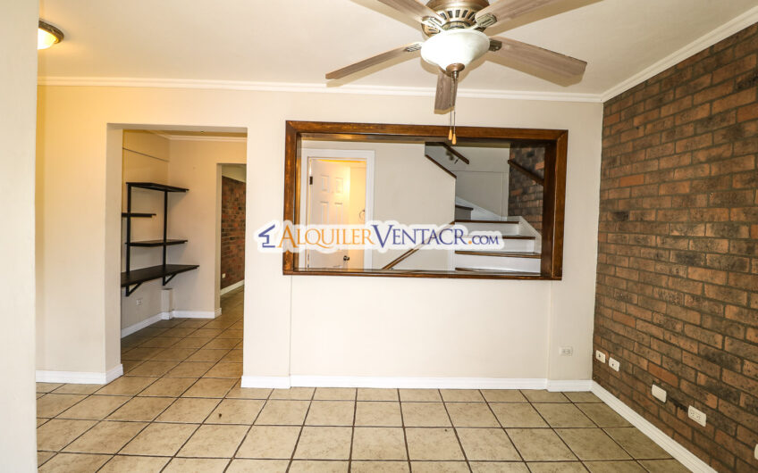 Apartamento estilo inglés de 2 habit. x World Gym Guachipelín Escazú