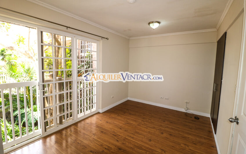 Apartamento estilo inglés de 2 habit. x World Gym Guachipelín Escazú