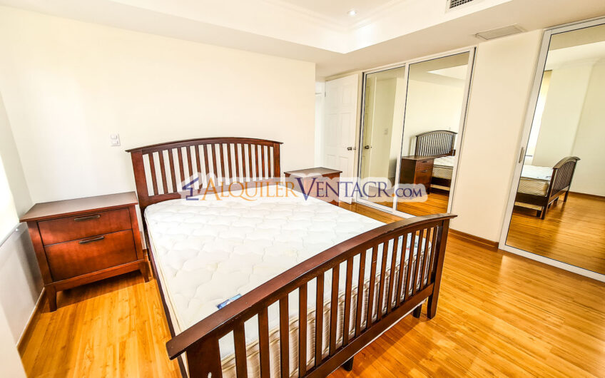 Apartamento amueblado de 3 habit. con vista en San Rafael Escazú