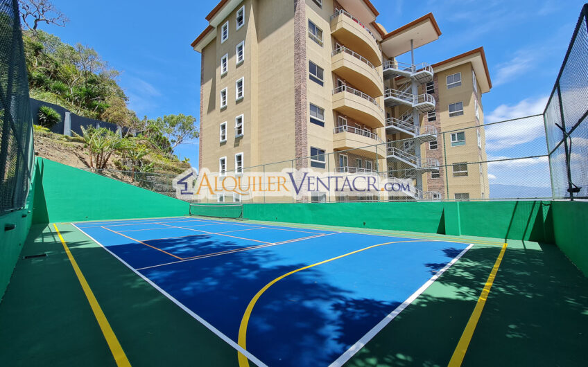 Apartamento amueblado en San Rafael de Escazú con balcón y amenidades