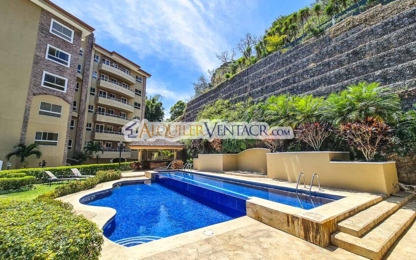 Apartamento amueblado en San Rafael de Escazú con balcón y amenidades