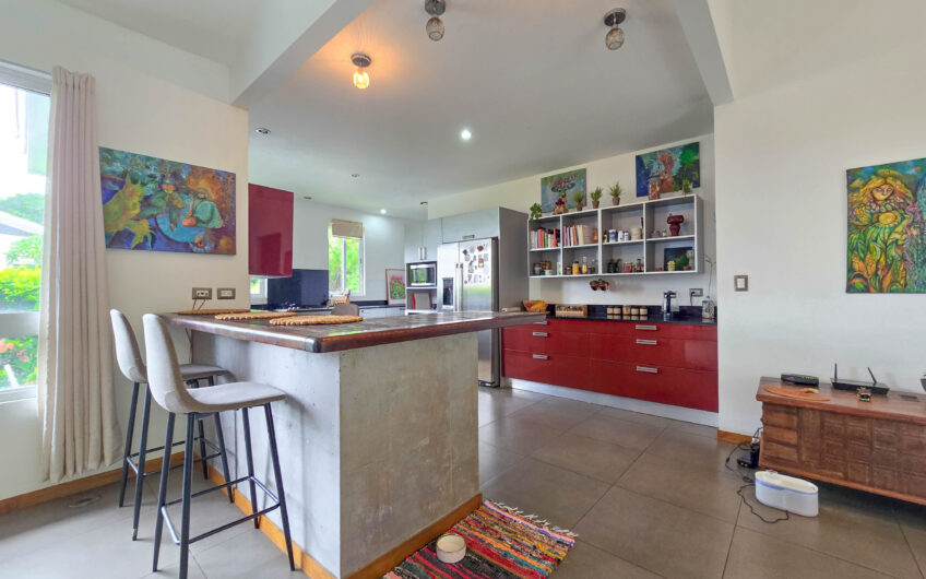 Casa + Apartamento en Condominio en Ciudad Colón