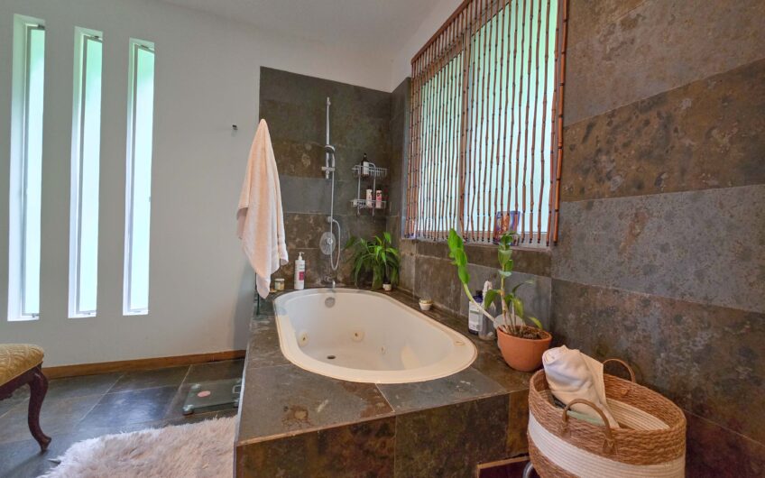 Casa + Apartamento en Condominio en Ciudad Colón