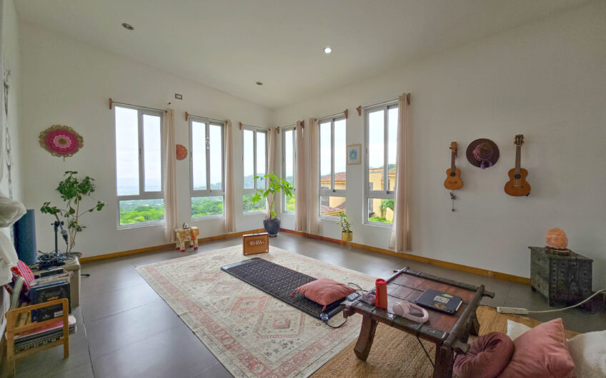 Casa + Apartamento en Condominio en Ciudad Colón
