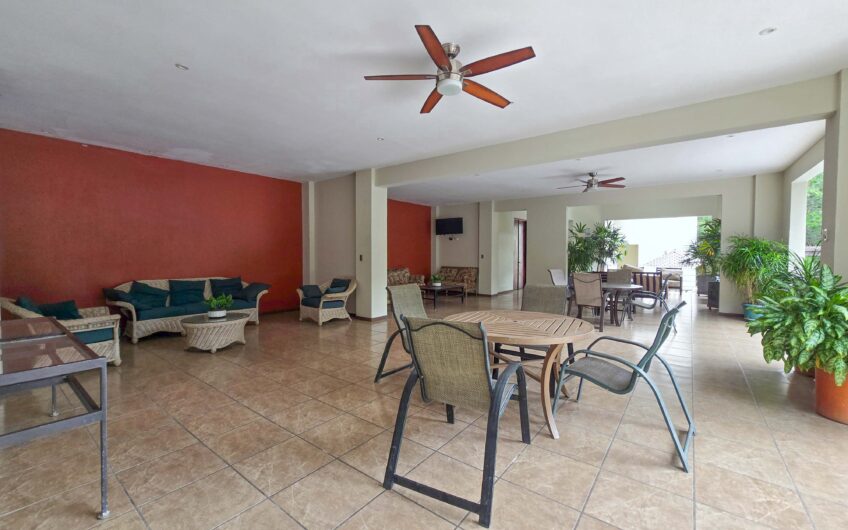 Casa + Apartamento en Condominio en Ciudad Colón