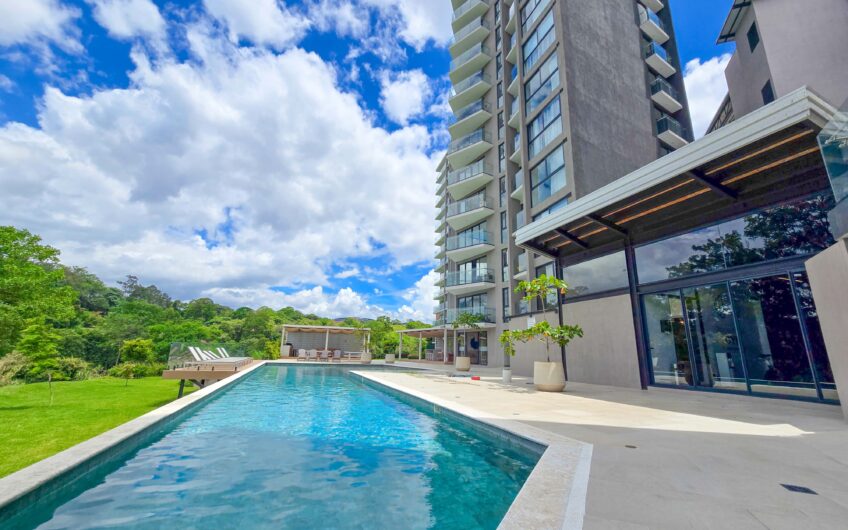 Apartamento esquinero full amueblado en Torre Soho Paradisus Rohrmoser