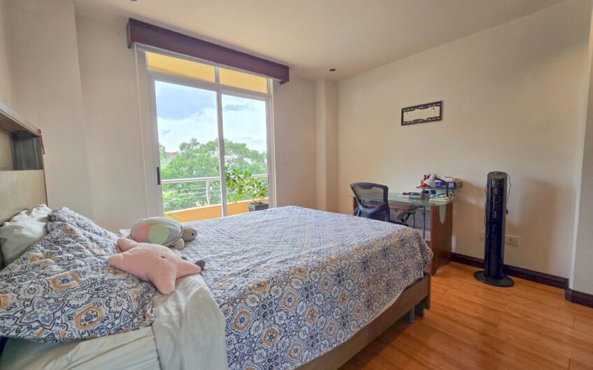 Apartamento de 2 habit. full amueblado con vistas en San Rafael Escazú