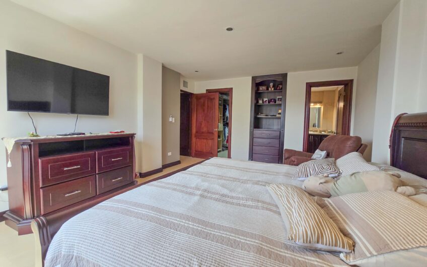 Apartamento de 2 habit. full amueblado con vistas en San Rafael Escazú