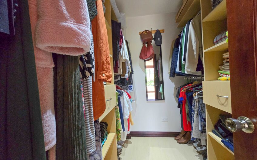 Apartamento de 2 habit. full amueblado con vistas en San Rafael Escazú