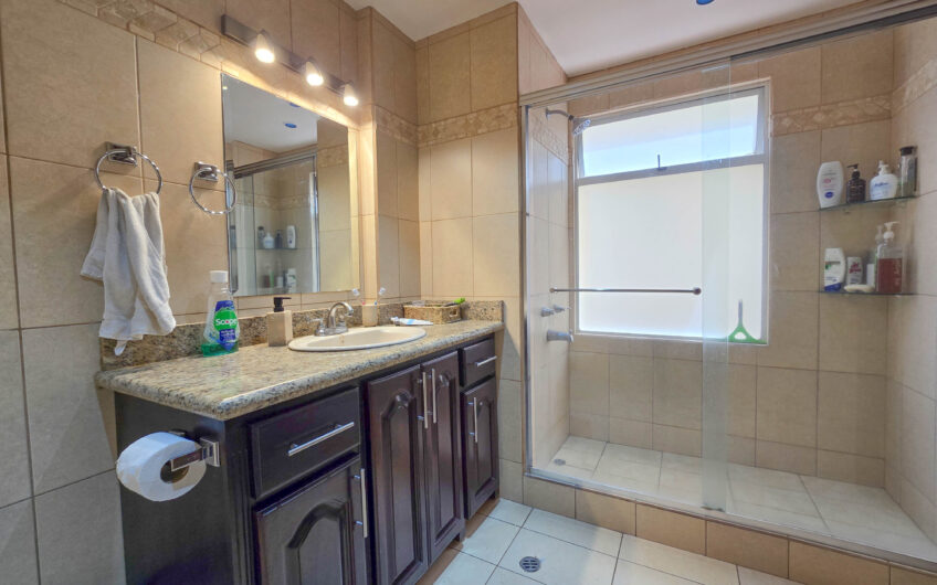 Apartamento de 2 habit. full amueblado con vistas en San Rafael Escazú