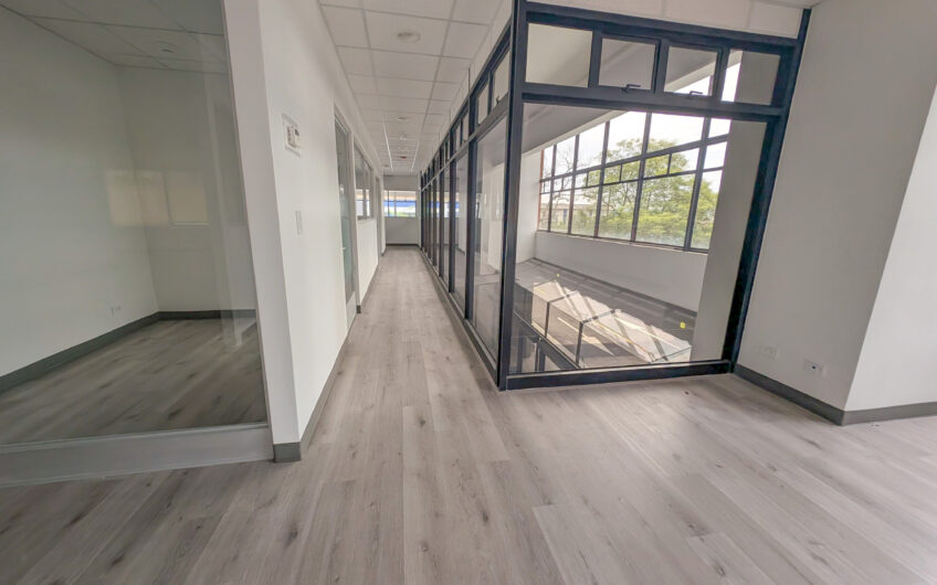 Oficina Clase A de 300 m2 en Centro Corporativo Internacional Barrio Don Bosco