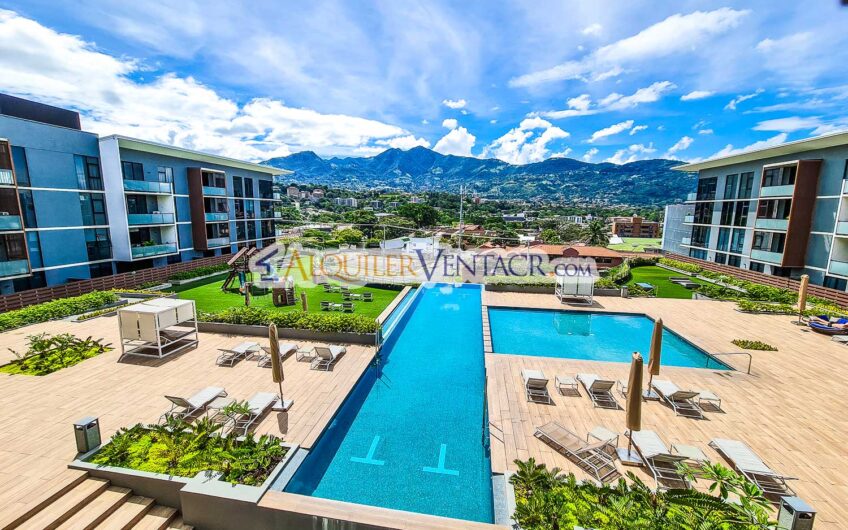 Escazu Village! Apartamento amueblado de 2 habitaciones / balcón
