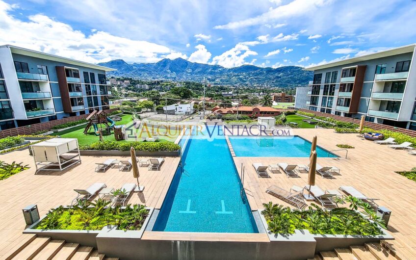 Escazu Village! Apartamento amueblado de 2 habitaciones / balcón