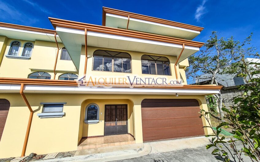 Condo de 350 m2 con full vistas / terraza y línea blanca en Guachipelín Escazú