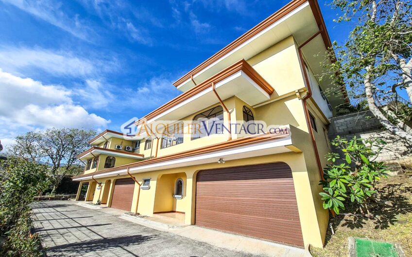 Condo de 350 m2 con full vistas / terraza y línea blanca en Guachipelín Escazú