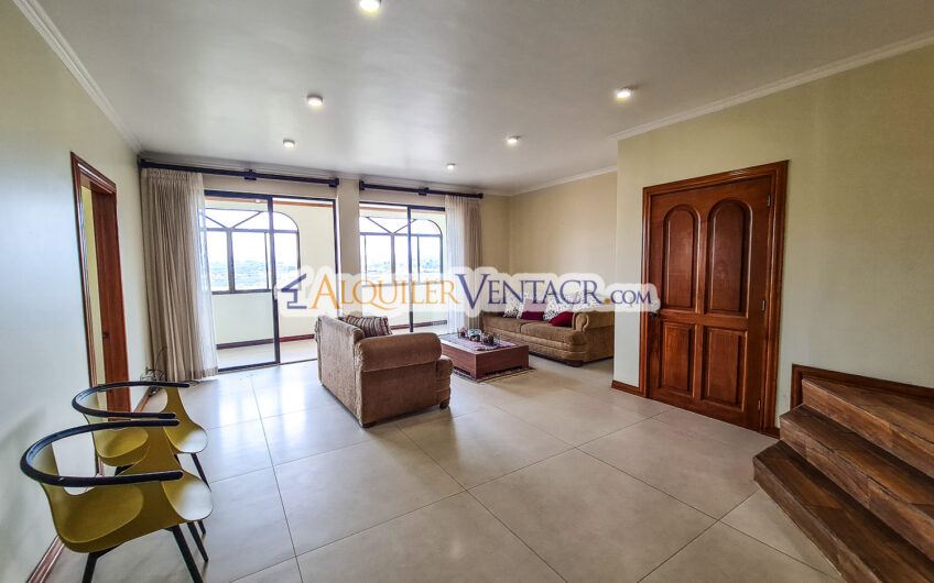 Condo de 350 m2 con full vistas / terraza y línea blanca en Guachipelín Escazú