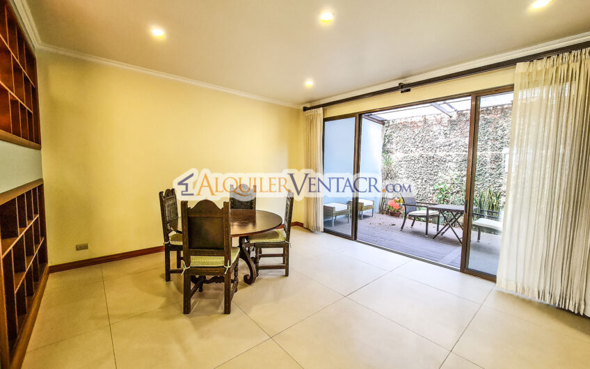 Condo de 350 m2 con full vistas / terraza y línea blanca en Guachipelín Escazú